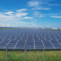 地上設置太陽光、2027年度以降はFIT・FIP対象外へ 対策パッケージも決定